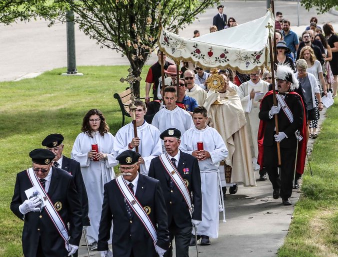 20190628 Eucharistic Procession 20-38.jpg